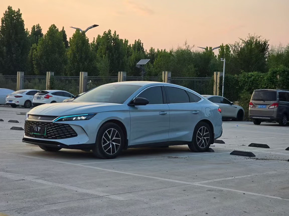 25年比亚迪秦L，120超越型，无钥匙进入，大屏导航，双边电动座椅，L2辅助驾驶，全景天窗，车主重金