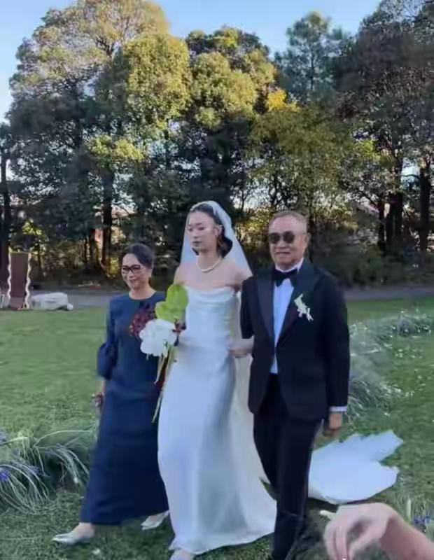 霍家挑媳妇的眼光就是强，他们要的是德才兼备的人品，三观一致的人品，他们要的有助家