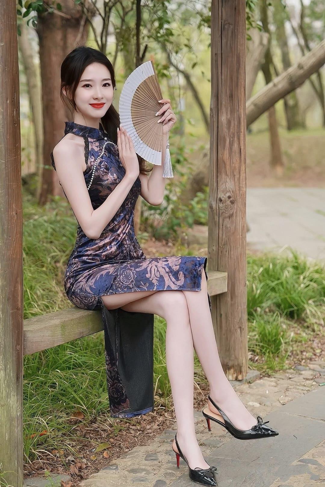 氛围感出片穿搭木亭听风，旗袍染香，眉眼弯弯，皆是旧时光里的诗意