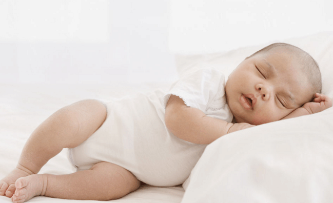 为什么孩子总是在半夜醒来, 宝妈要注意这样做, 孩子晚上按时睡觉