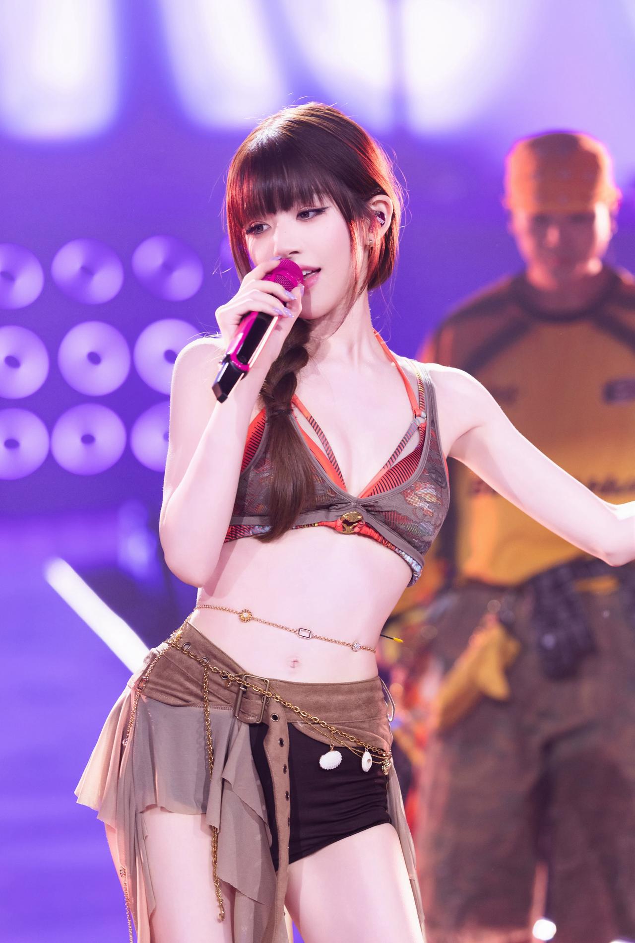 赵露思澳门演唱会出图定格每一帧舞台魅力😘​​​