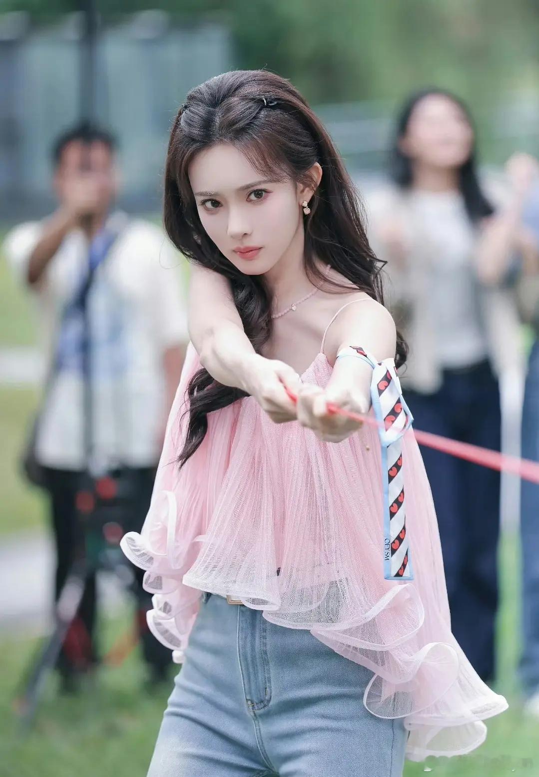 刚刚刷到🍉说尚公主定档时间13号左右！真的假的！要看美女！孟子义真的好适