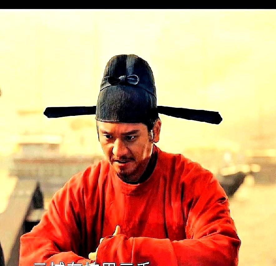 砸碎遥控器的观众绝对想不到，央视一套竟把骂了一千年的大奸臣潘仁美，捧成了提刀杀敌