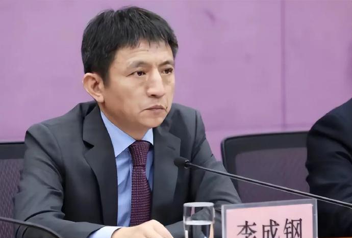 中方鹰派谈判代表赴美，将给全世界上一课：如何挺直腰杆和白宫谈判！华尔街日报消息
