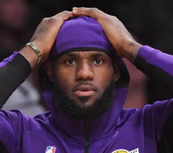 湖人队史助攻榜：1、魔术师——10141次2、科比——6306次3、韦斯特