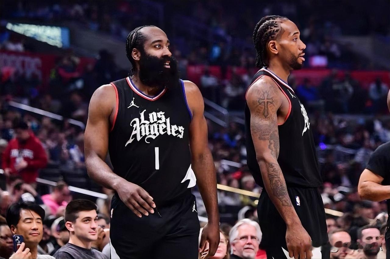 太逆天了！哈登竟然比小卡多打了427场常规赛！更夸张的是：总得分几乎是小卡的2倍