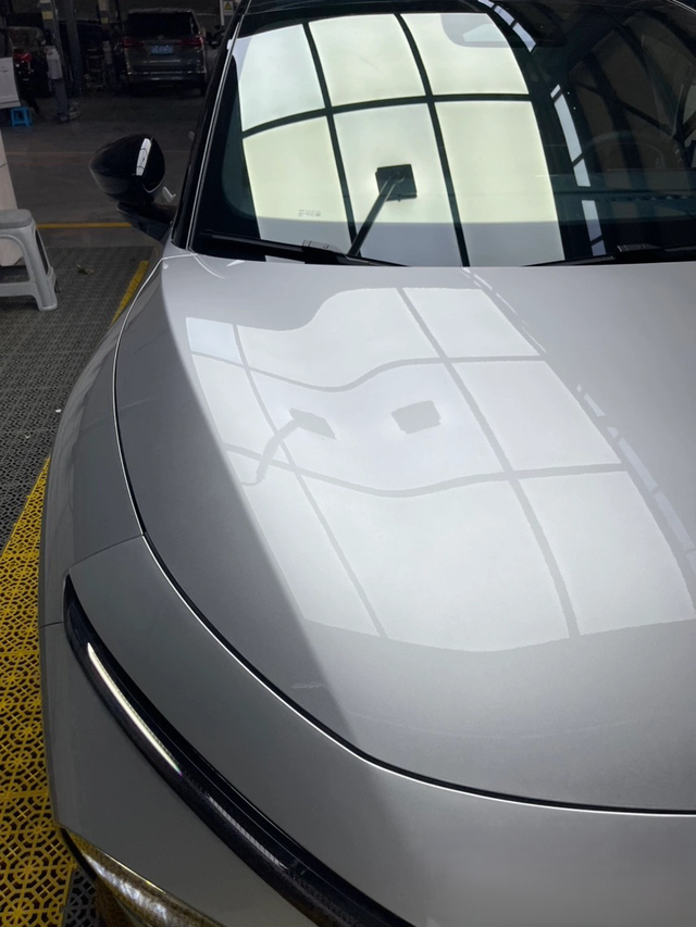 小鹏P7+越开越喜欢昨天洗车师傅说.你这个车一看就高大上.漆面就是亮