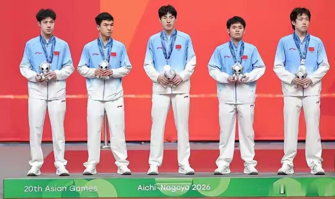 难道男兵排兵布阵有问题？林诗栋被安排在三单是确保这一分到手，王皓是默认了王能够拿