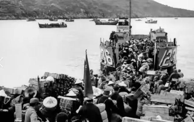 1949年12月14日清晨，成都电讯台的值班军官刚放下耳机，额头汗珠直冒：“委员