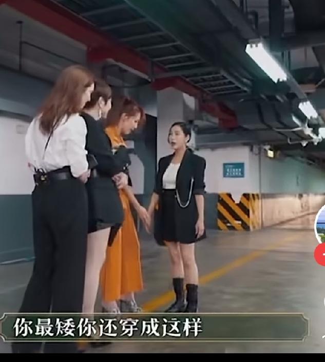 娱乐圈里个子矮其实挺吃亏的香港四大美女属朱茵最矮但朱茵最接地气不装真实蔡少