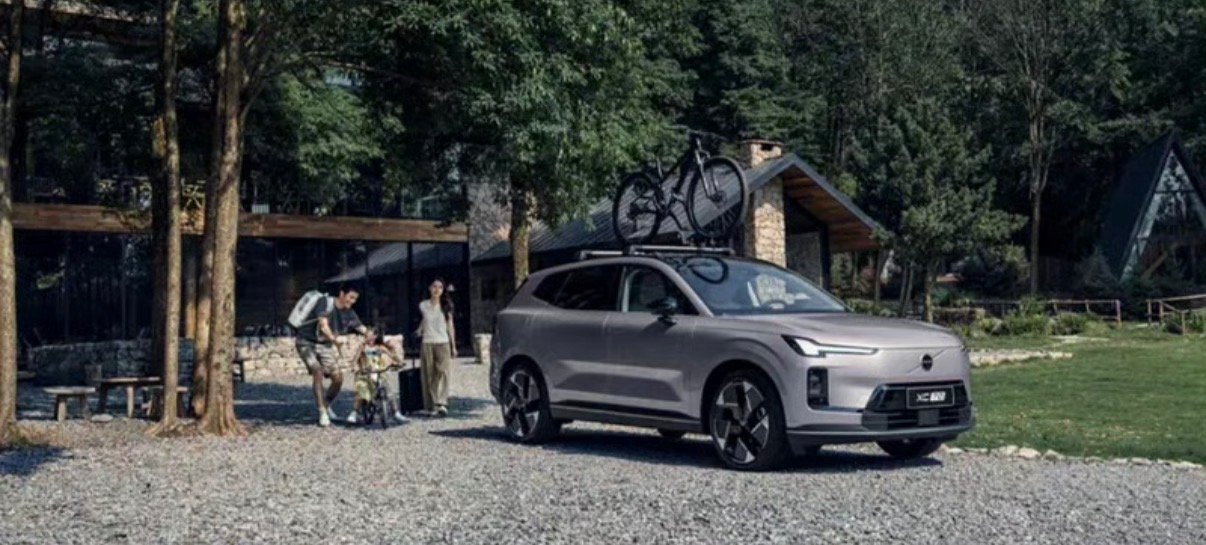 【沃尔沃汽车10月中国大陆市场销量13854辆环比增长14%】日前，沃尔沃汽车