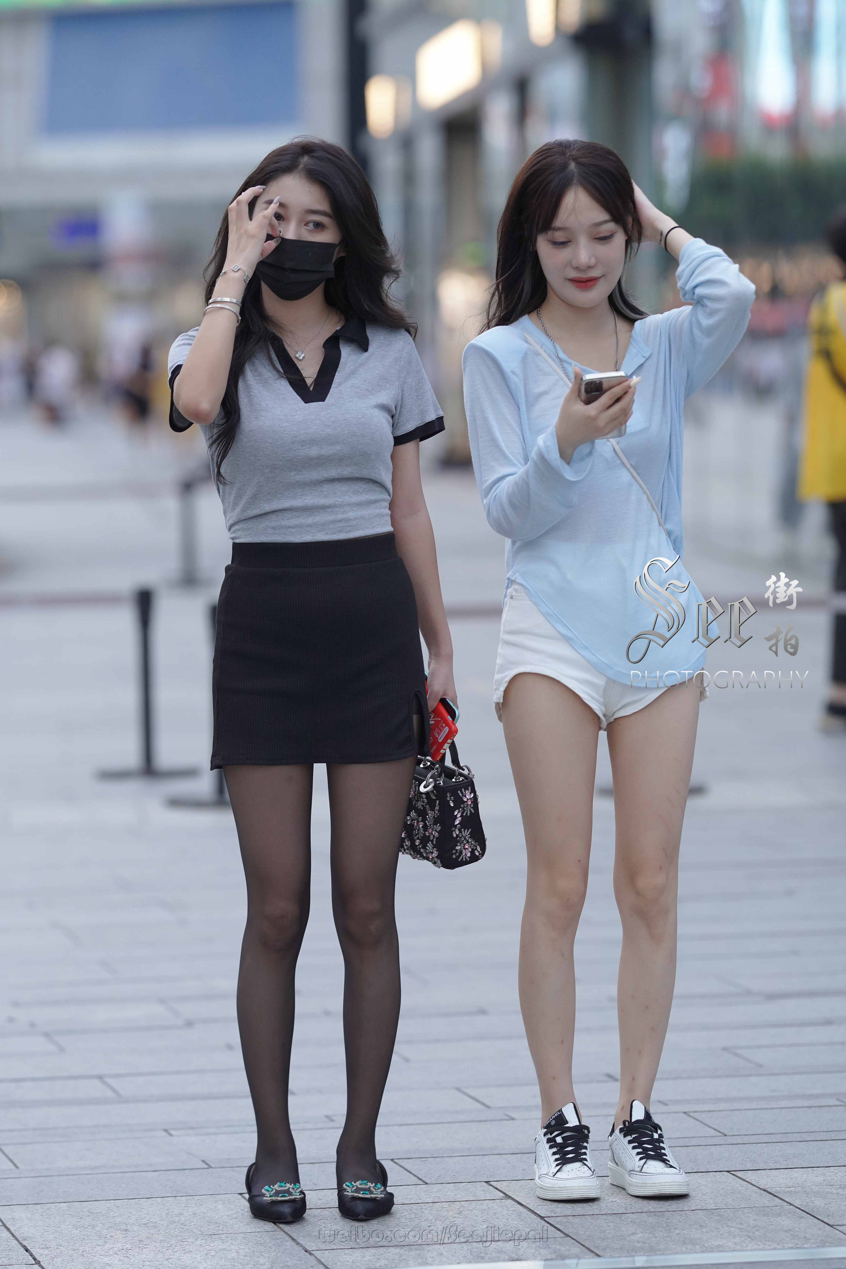 T恤黑裙，甜美青春~~​​​
