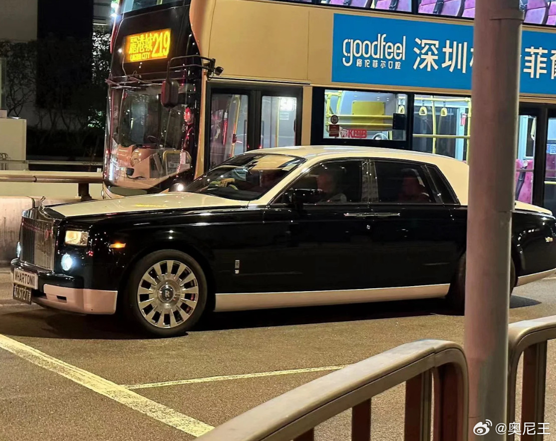 第二张图片，就是真真正正的“克莱斯劳”[滑稽笑]​​​