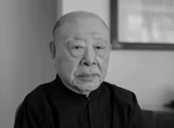 据媒体报道，著名历史学家许倬云先生在美国去世，享年95岁。他死前仅有一食指能动，