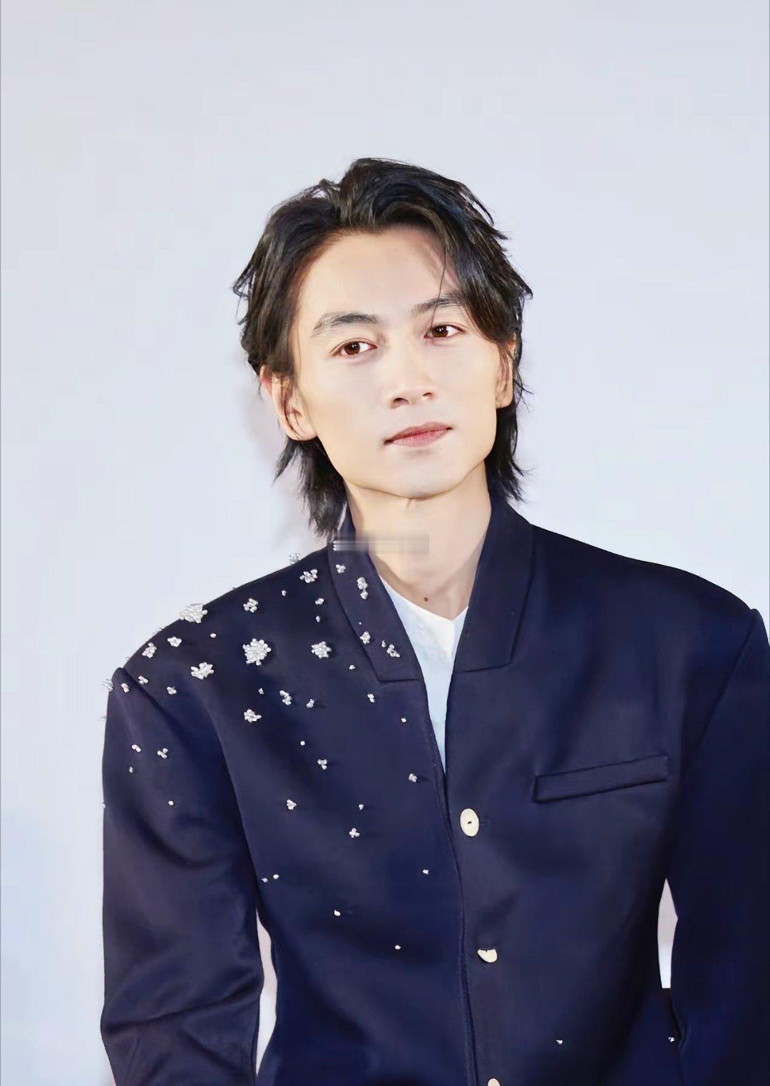 官宣离婚9个月，再看陈晓和陈妍希，才知原来陈妍希说的都是真的。两人因神雕侠侣结缘