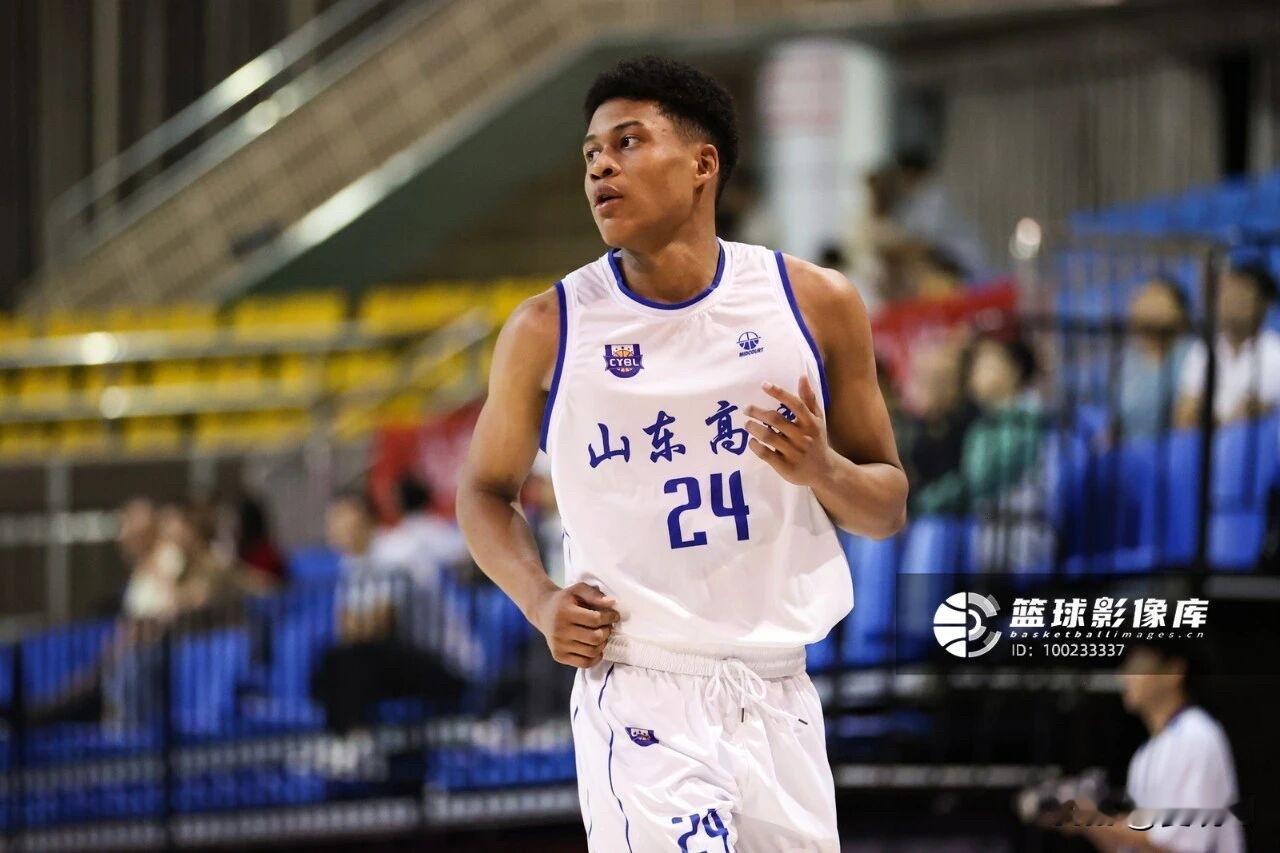 新赛季CBA联赛开启之前，山东高速男篮完成国内球员阵容的最后一轮调整，彭泓森、于