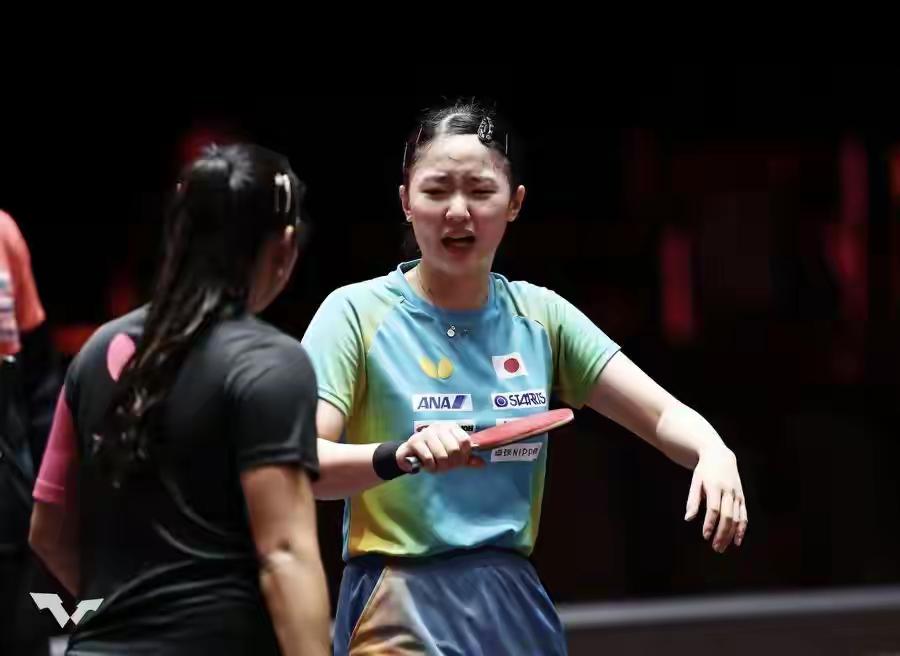 【张本美和与迪亚兹一起训练】新加坡大满贯赛事，张本美和与波多黎各选手迪亚兹一起训