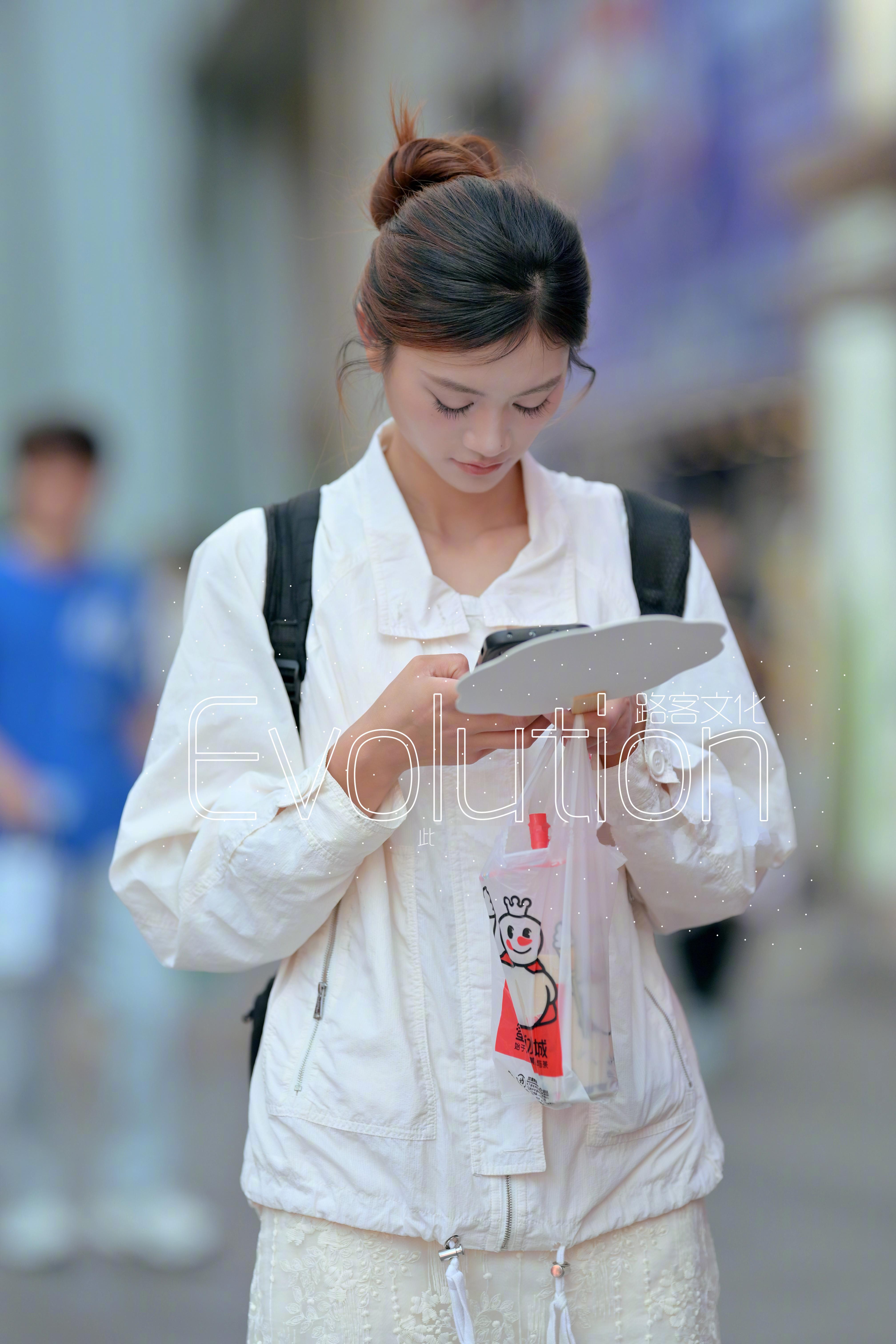 小姐姐睫毛好长啊！​​​