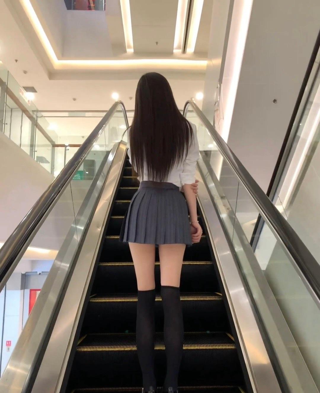 穿这身出门，回头率怎么这么高？