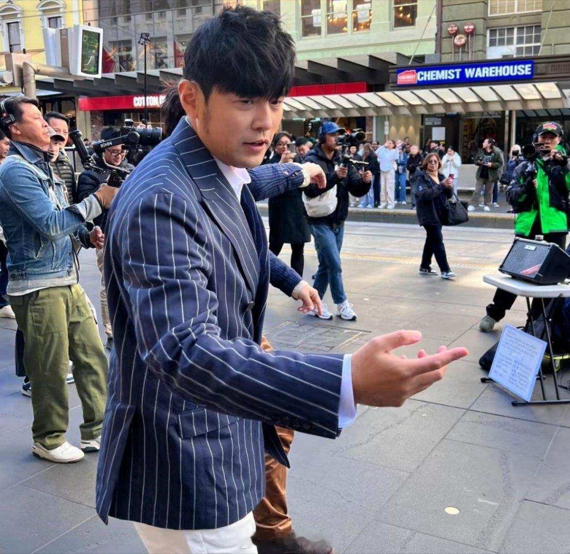 不知道蔡依林有没有后悔过？内娱最帅的男歌手了