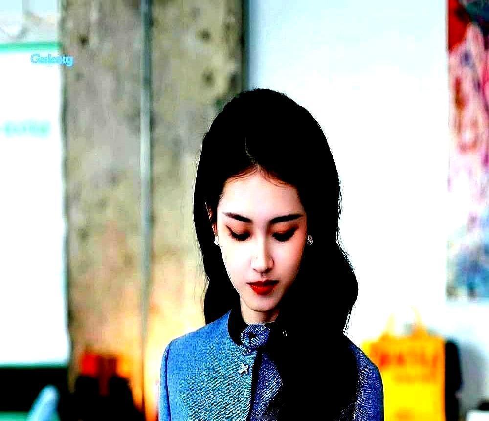 短剧18天30亿，郭宇欣一句“够了”，转身进组《玉簟秋》。她说得直白：观众