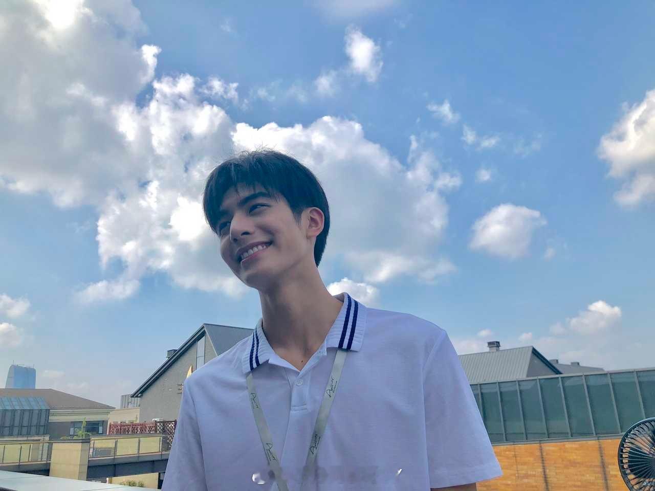 宋威龙一些笑容合集、好甜吧在这颗小星球里面你就是温柔跟璀璨