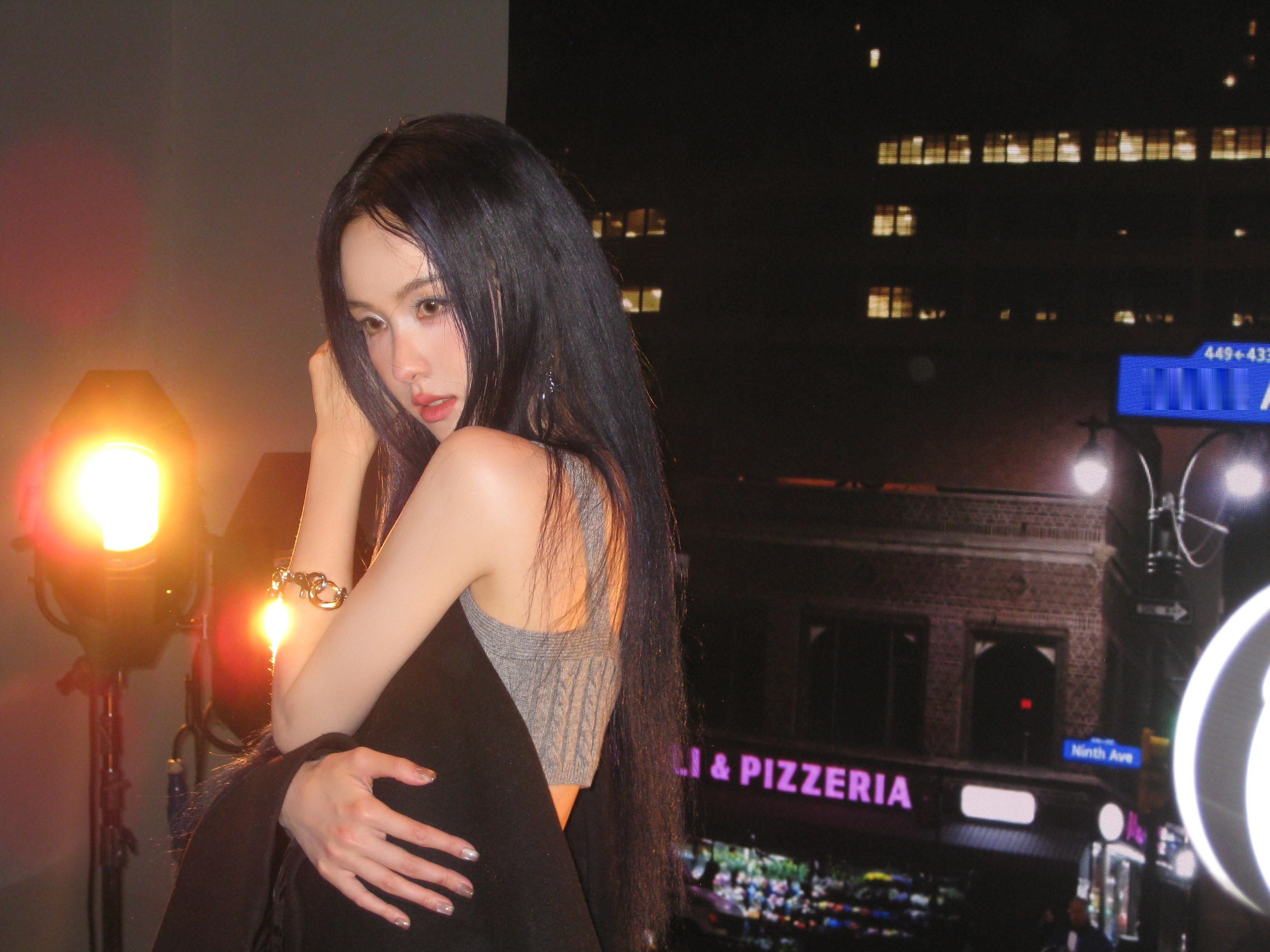 陈都灵陈都灵Wonderland封面大片唤醒感官，释放情绪，于凛冬，来一场