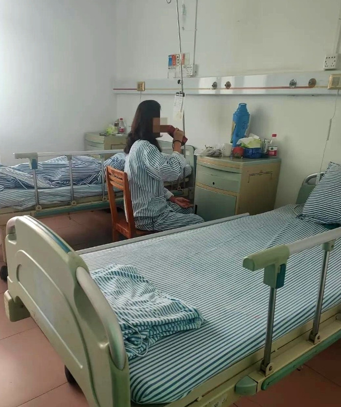 我妈生病住院，我没日没夜地伺候了二十多天，同病房的都羡慕我妈，你女儿真孝顺。