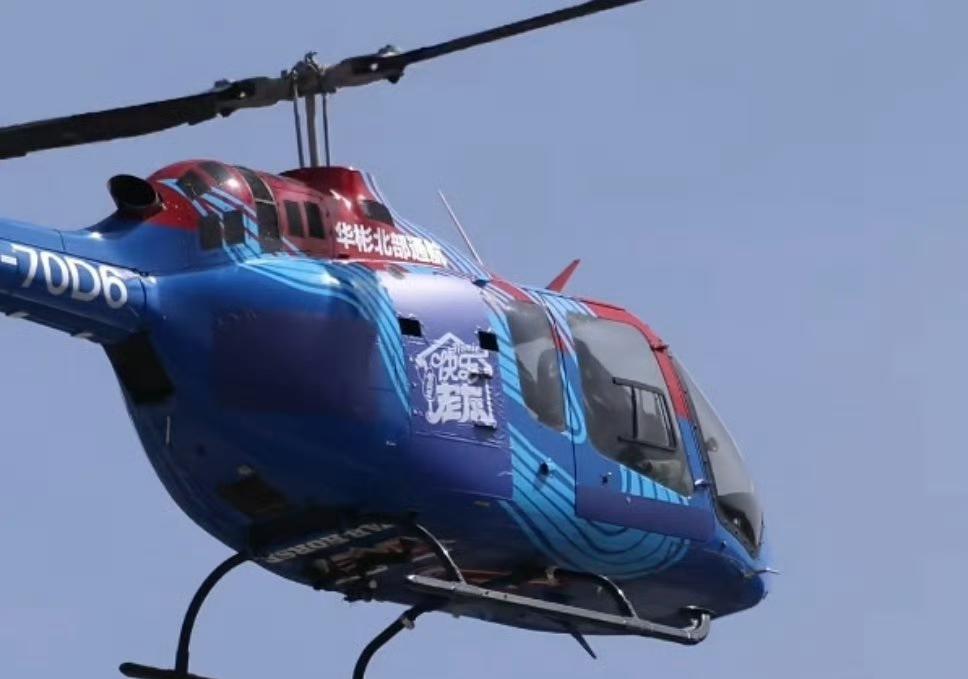 快乐老友有风季第一期嘉宾来啦,竟然是大湾区哥哥!陈小春和张智霖空降丽江!披哥