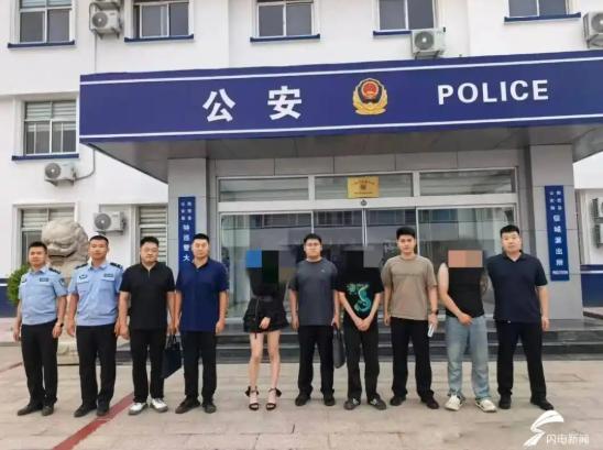 山东滨州，一男子在宾馆住宿时，被店员暗示有按摩服务，心痒之下点了位年轻漂亮的姑娘