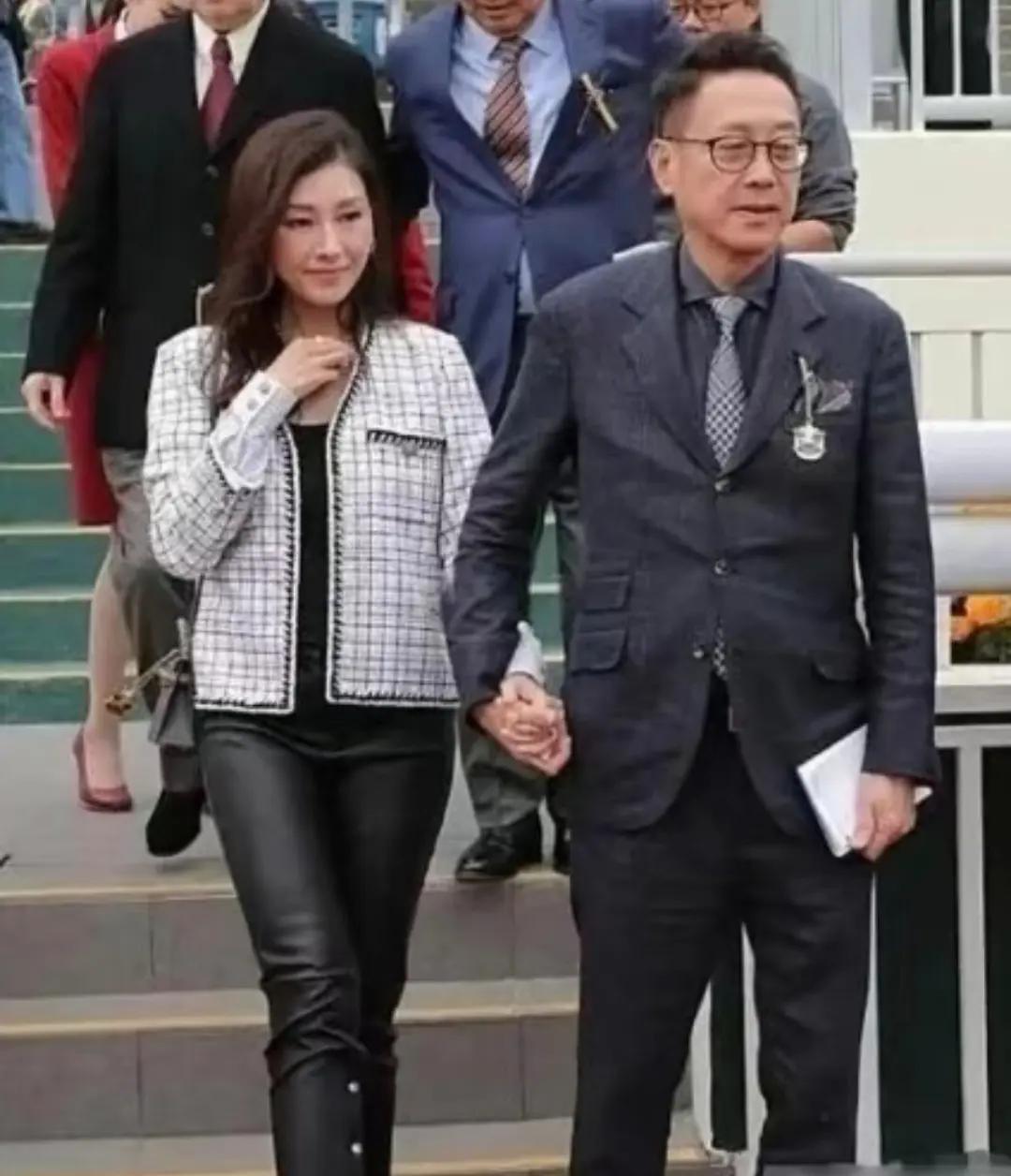 李嘉欣终于嫁进了梦寐以求的豪门！