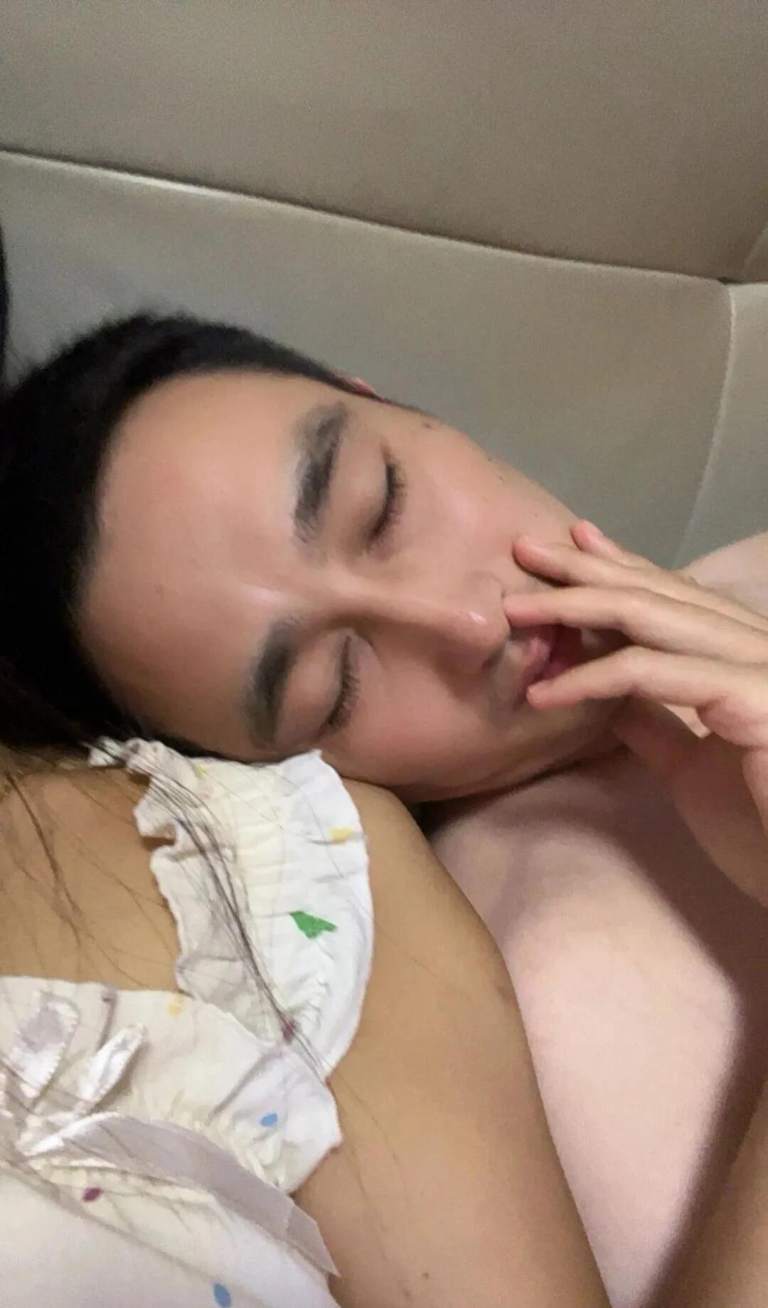 我现对我老公特别满意，我也从不看网上那些毒鸡汤，对我来说只要我老公不剽不赌努
