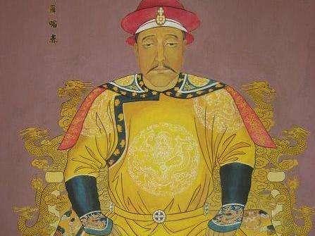 努尔哈赤在我所在的辽宁是一个传说中的英雄，人们称他为罕王。我所在的小城里有罕王路