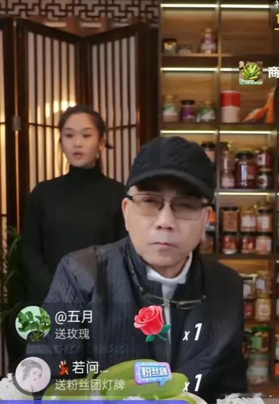 杨老五的脸皮不是一般的厚啊！近期，杨老五拜师闹剧已经是虎头蛇尾了，不知道是老五