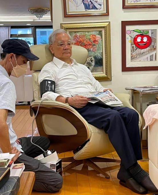 中国国民党原主席连战，如今已是90岁高龄，90岁的连战，现在很少出门了，身边人透