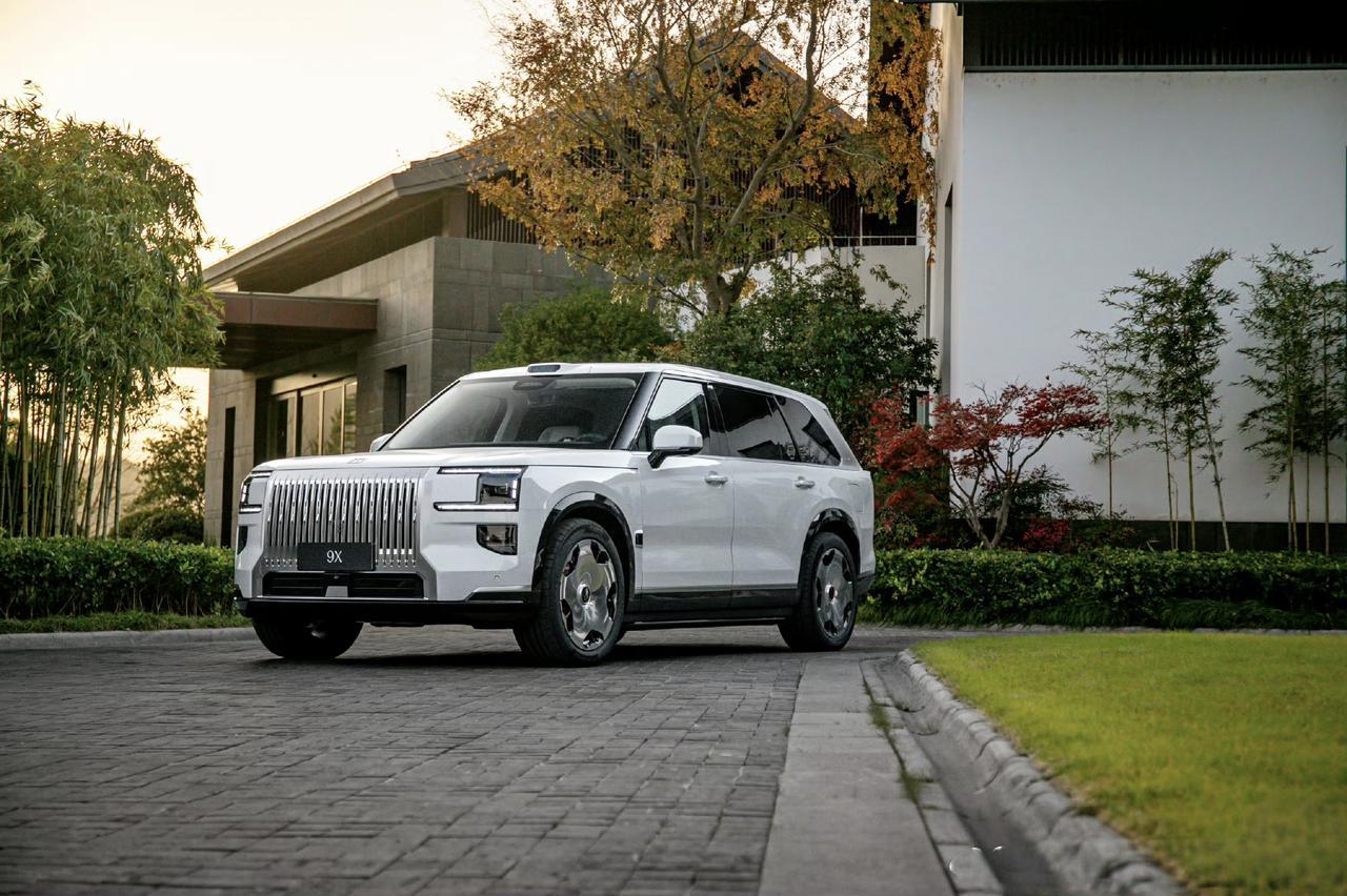 极氪9X月销8121辆，均价53.8万，顶配要加价买，海外用户很喜欢，就是需要加