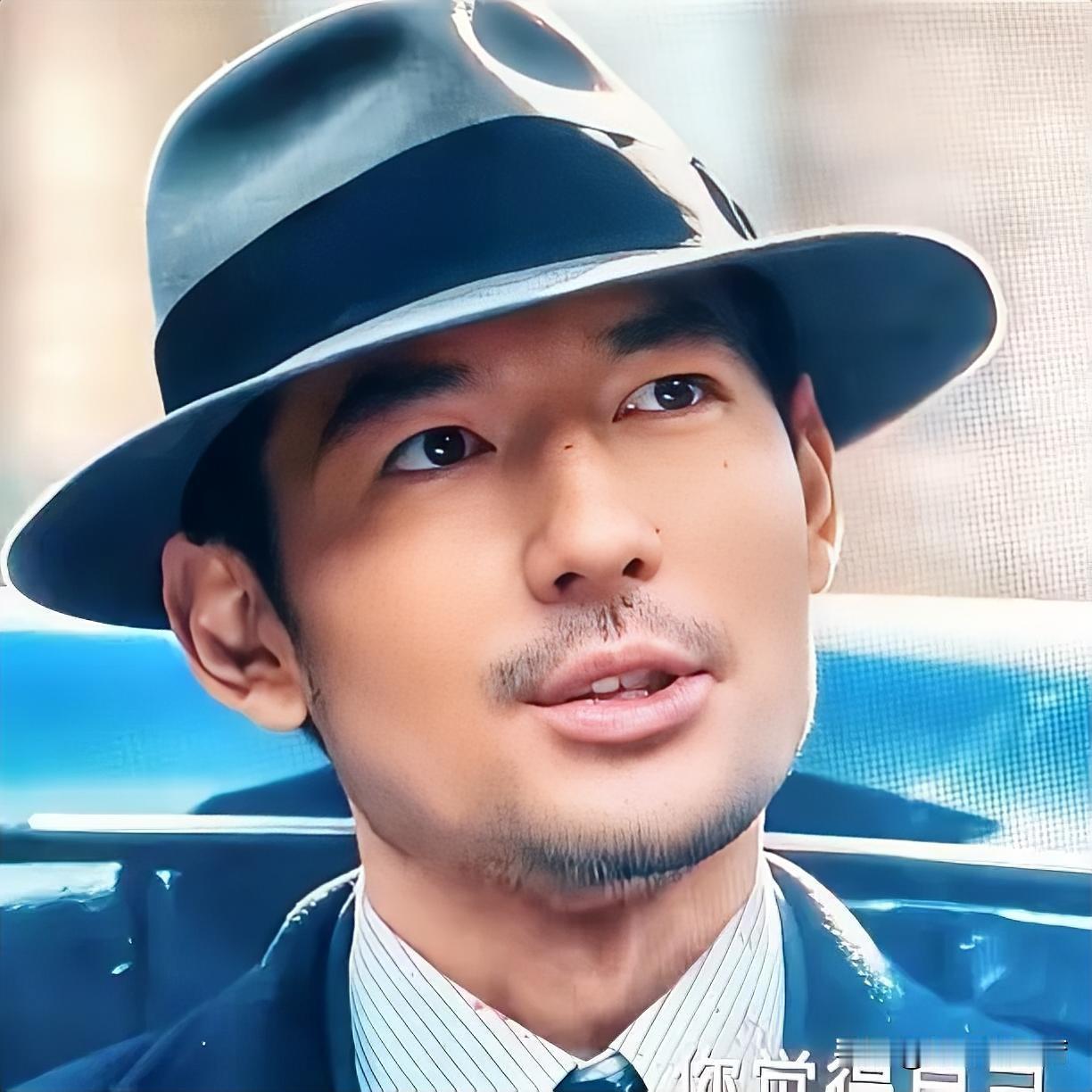 谁懂啊，《醒来》里赵前这个角色真的把我戳得死死的。之前看他成天拎着鸟笼在76号