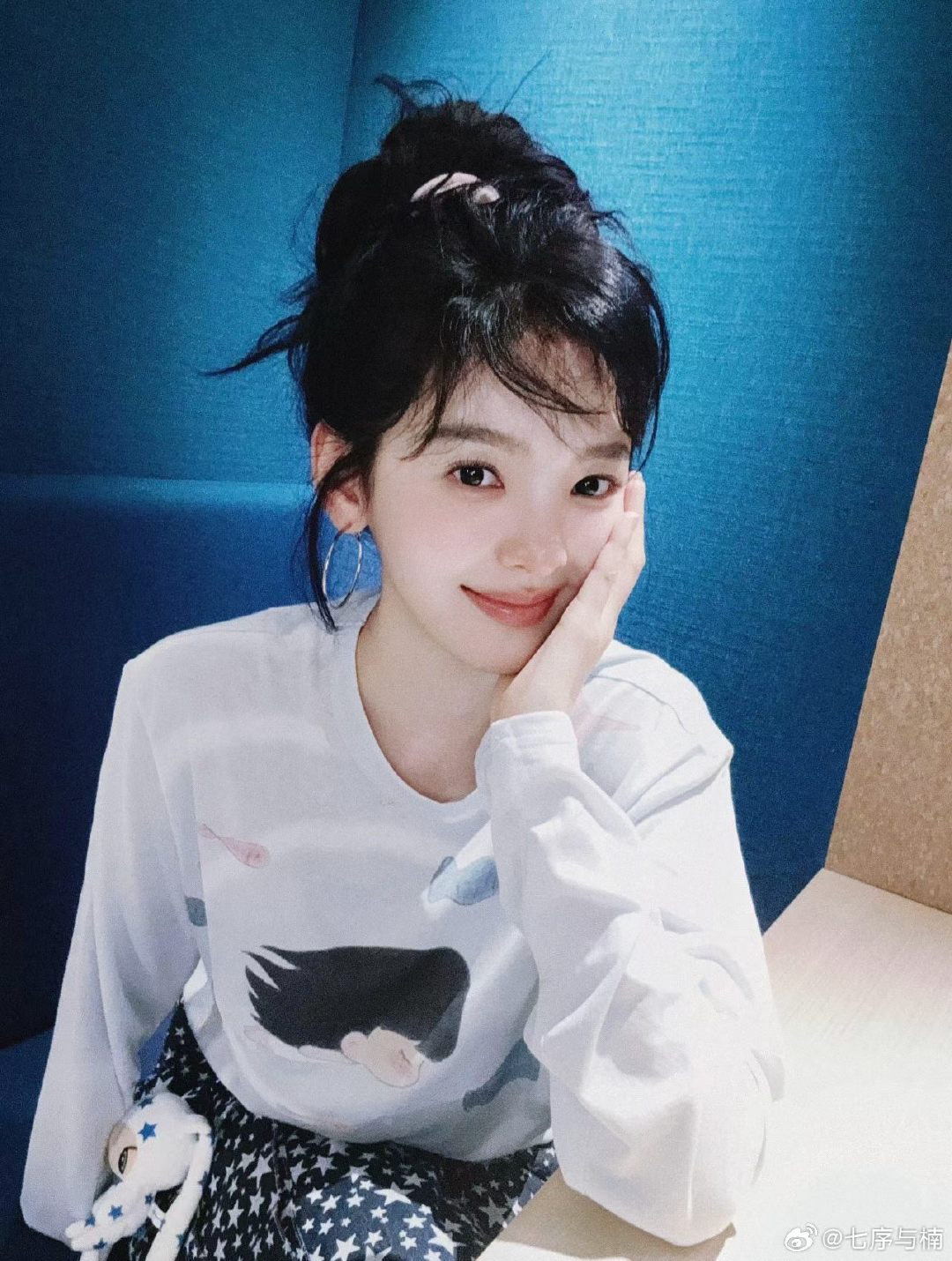 怎么会有这么可爱好看的姐姐😘#章若楠想把你和时间藏起来##章若楠#​