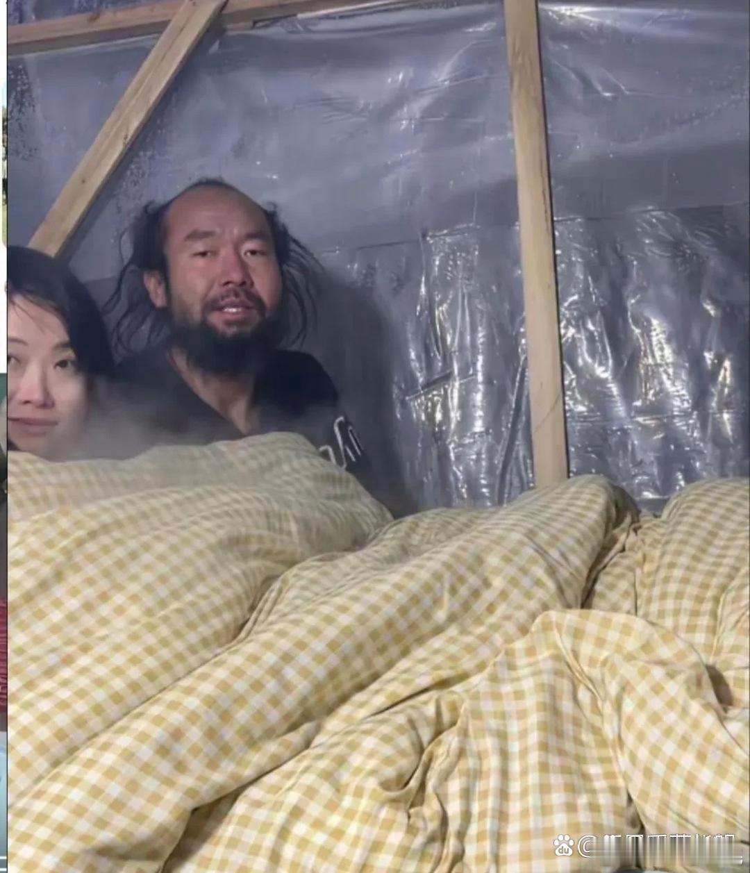 不怪大叔一脸幸福，换谁都一样。