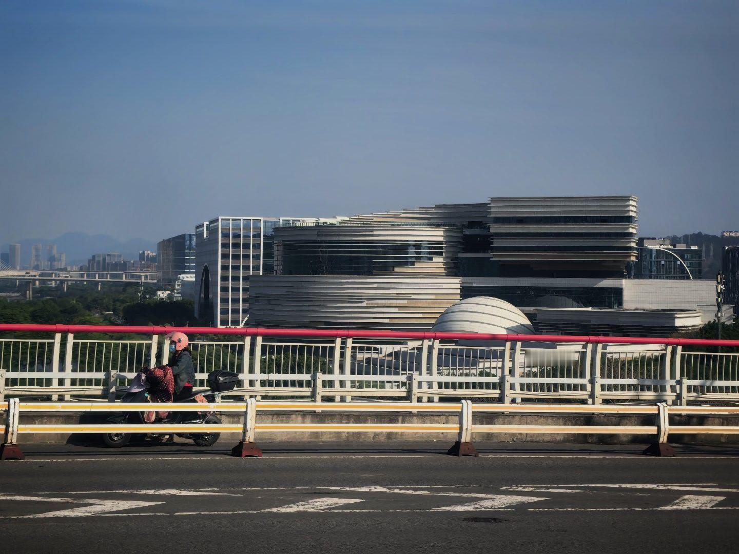 这是福州的什么建筑？很有特点～不知道为啥，感觉福州在新闻上的存在感不强，对这个城