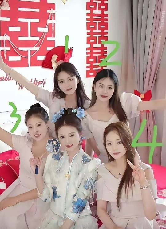 四个伴娘的彩礼都是12万8，只能追其中一个，你会选择追几号呢?