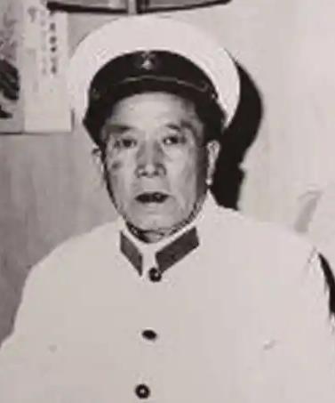 1967年，在昆明开往红河州的火车上，云南省公安厅下放干部曹显政刚刚抽完一支烟，