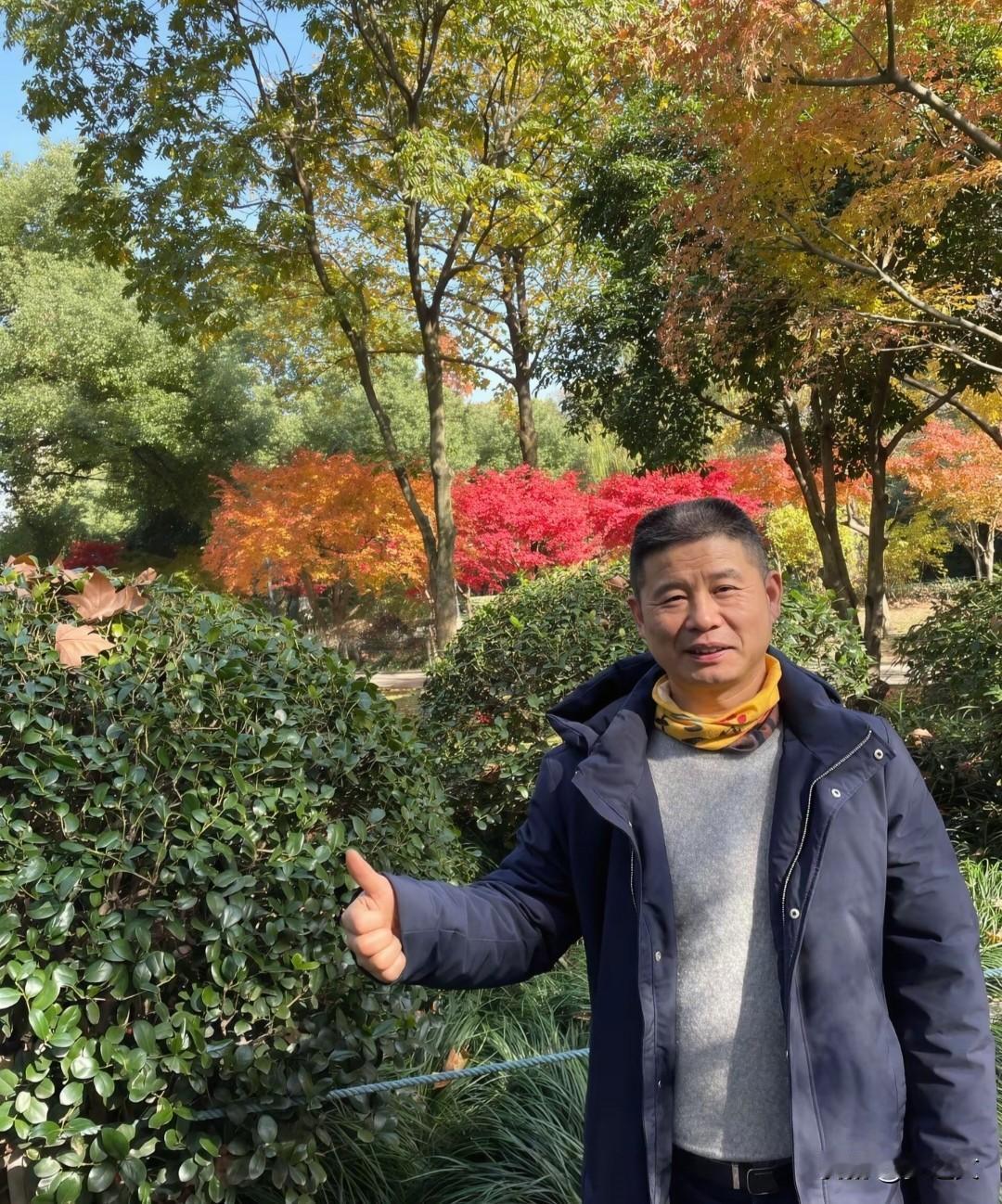 方林富1970年人，在杭州做炒货已经36年了，人老实本分，他的货都是顾客评价出来