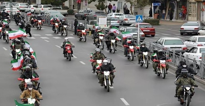 据《华尔街日报》披露，美国与以色列的轰炸机，针对性的对德黑兰多处警察局实施了“饱