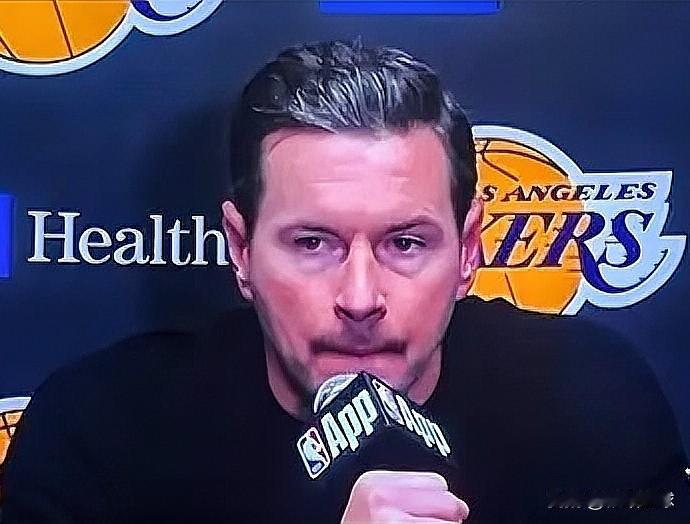 湖人主帅雷迪克赛后盛赞布朗尼！今天湖人以99-129不敌骑士。赛后，雷迪克接