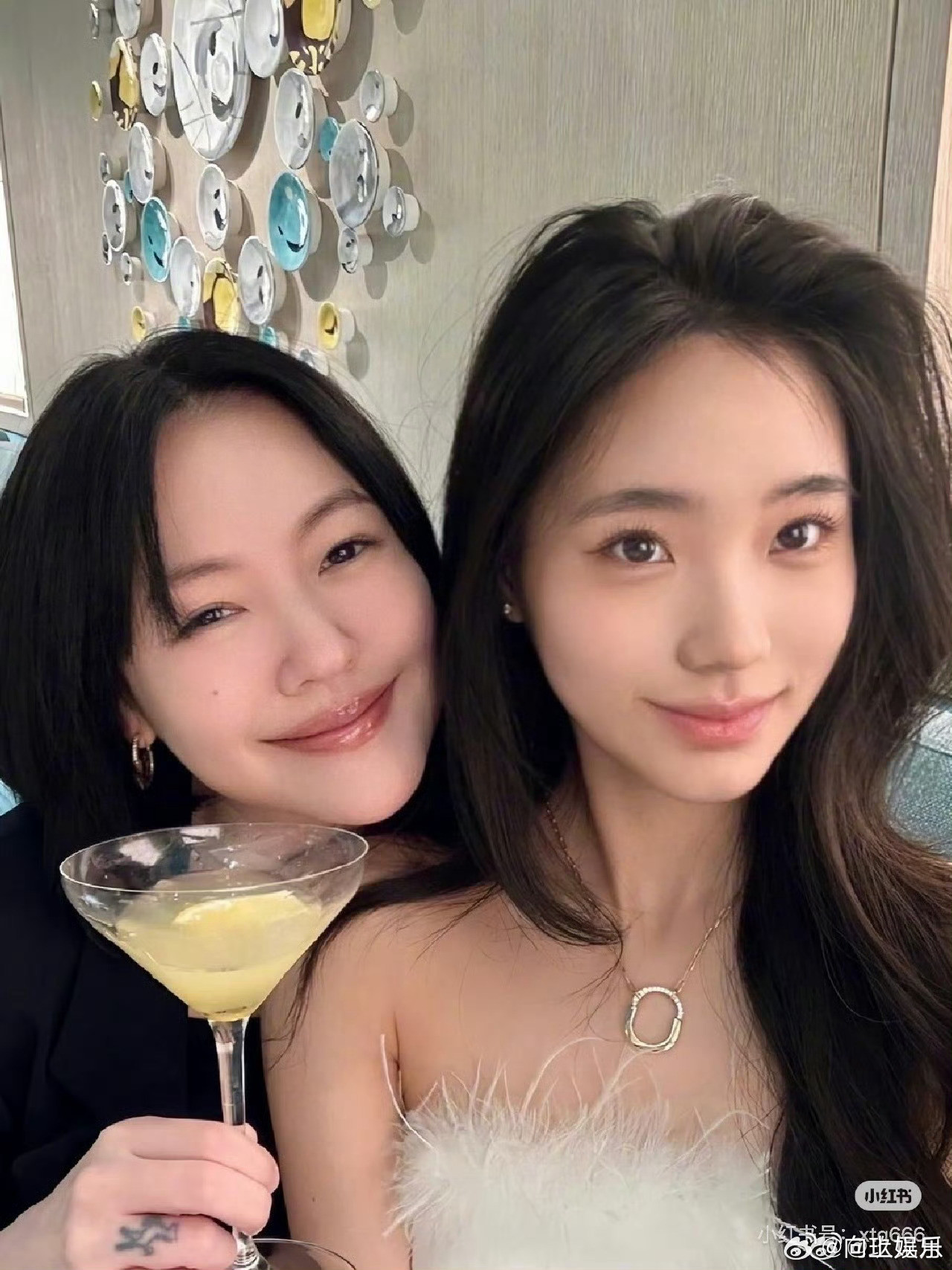 Lily长成了小S一生的宿敌的样子小s二女儿长成了小S一生的宿敌的样子，开玩笑