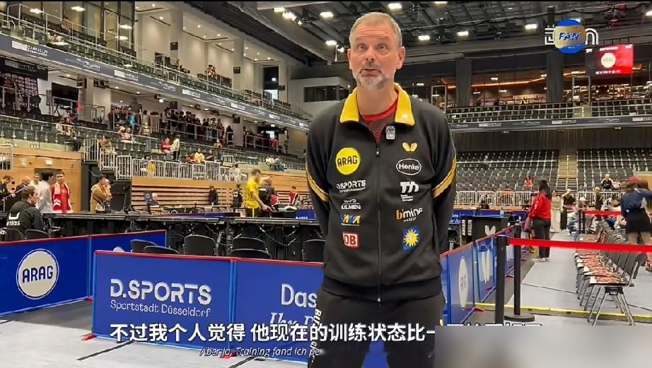 刚回国一周，樊振东扭头又飞德国了。不是俱乐部催的，是他自己觉得步伐慢了半拍，主动找教练团队要求加练。