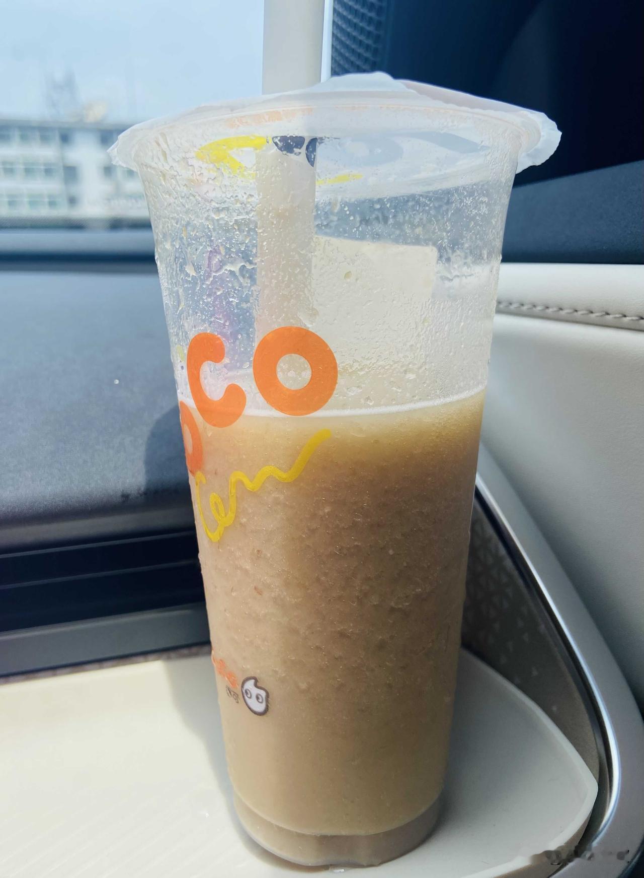 尝鲜也是我这个爱干的一件事，这家奶茶店的新品买，那家奶茶店的新品买，就是……浪费