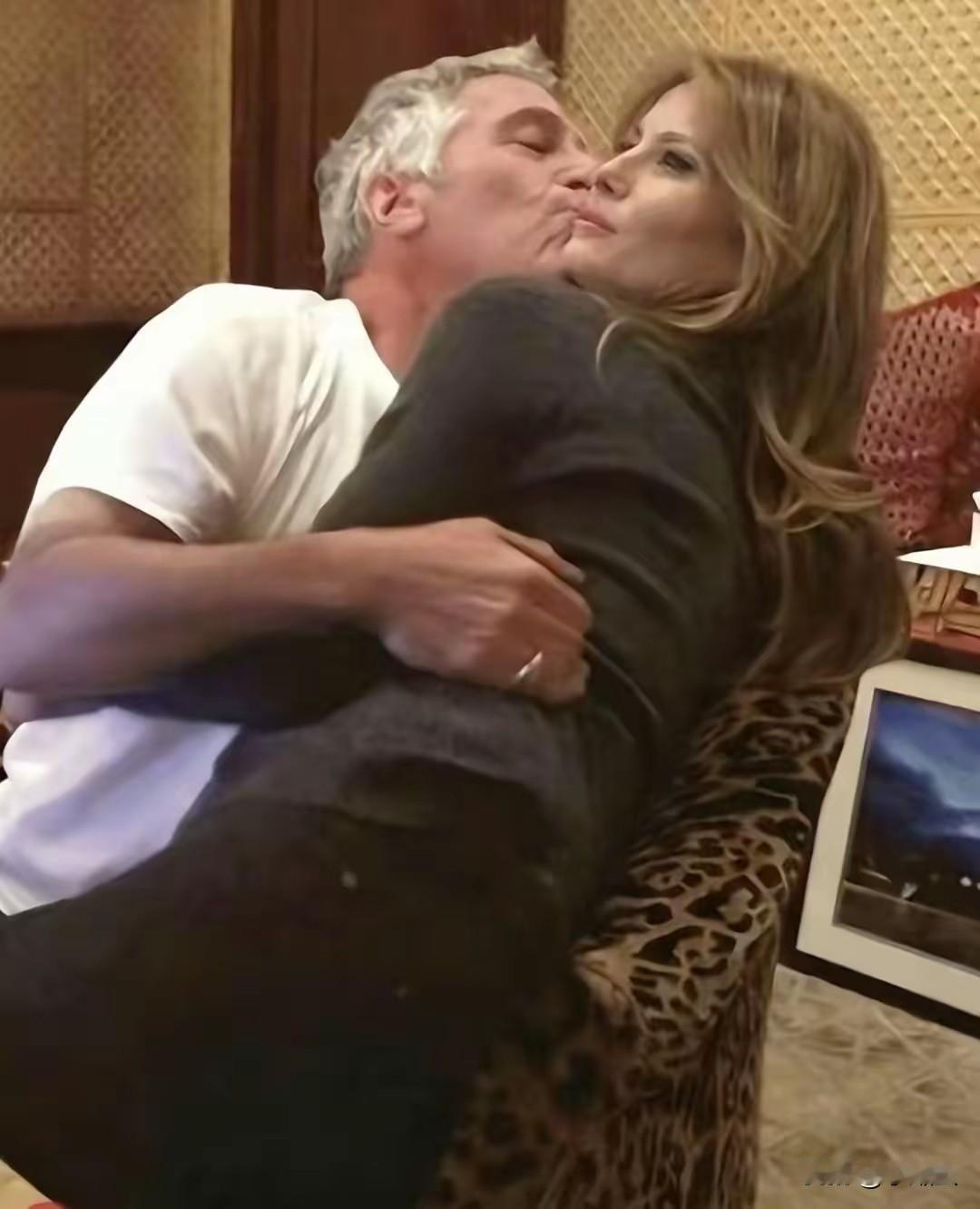 这是特朗普老婆吗？