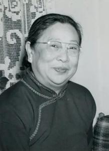 民国副总统黎元洪借宿在部下家中，睡梦中隐约觉得有些不对劲，他的裤子湿了一片。他急